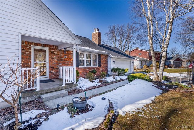 4 Old Orchard Lane, Orchard Park, NY 14127