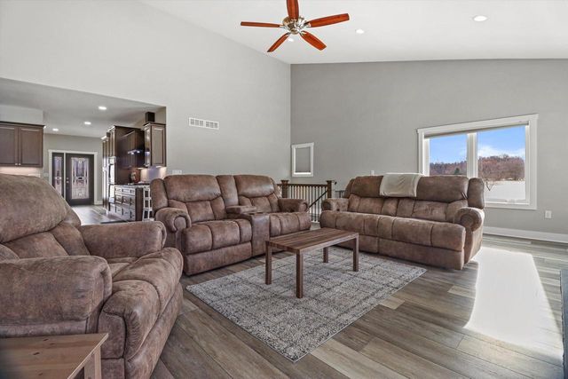 W399S10935 Connor DRIVE, Eagle, WI 53119