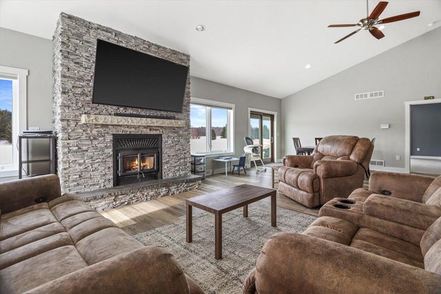 W399S10935 Connor DRIVE, Eagle, WI 53119