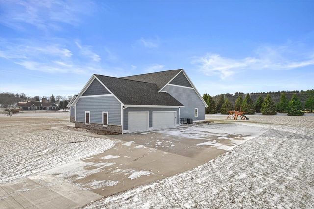 W399S10935 Connor DRIVE, Eagle, WI 53119