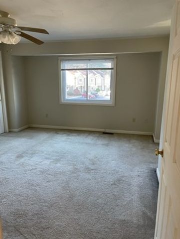 55 Littleton Rd 15B, Ayer, MA 01432