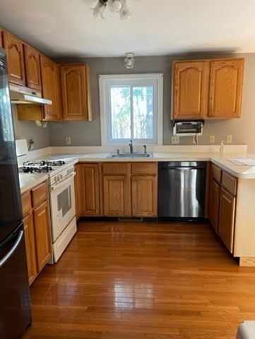 55 Littleton Rd 15B, Ayer, MA 01432