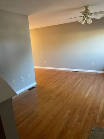 55 Littleton Rd 15B, Ayer, MA 01432