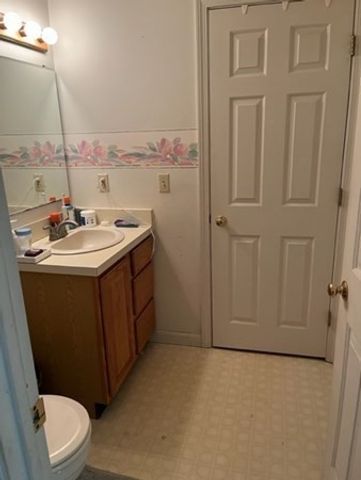 55 Littleton Rd 15B, Ayer, MA 01432