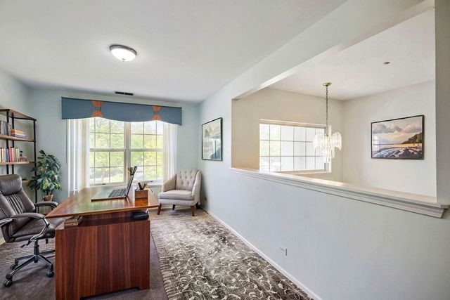 1619 Camberley Court 2, Bartlett, IL 60103