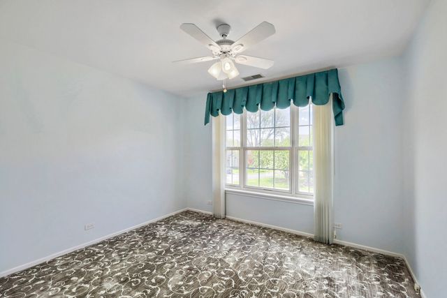 1619 Camberley Court 2, Bartlett, IL 60103