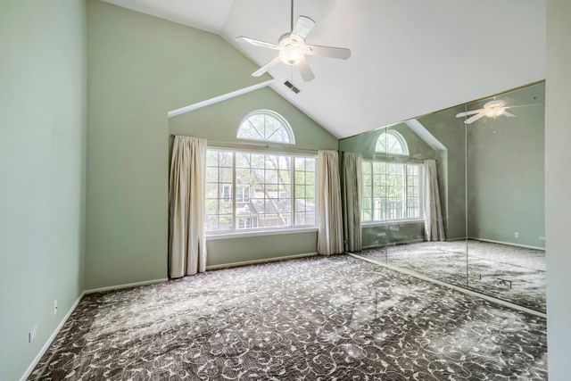 1619 Camberley Court 2, Bartlett, IL 60103