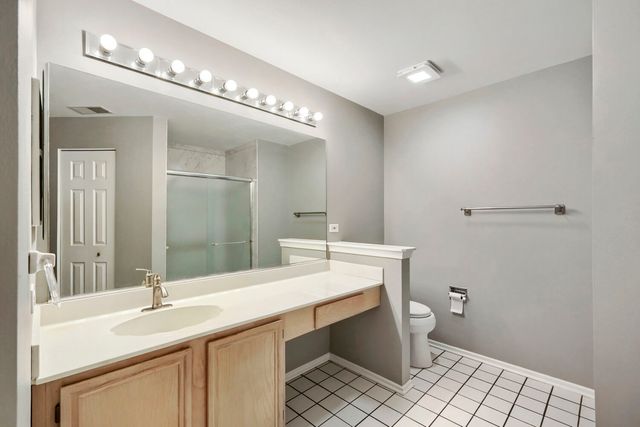 1619 Camberley Court 2, Bartlett, IL 60103