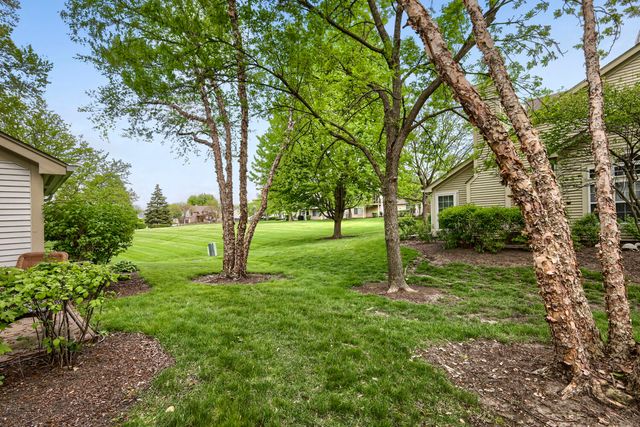 1619 Camberley Court 2, Bartlett, IL 60103