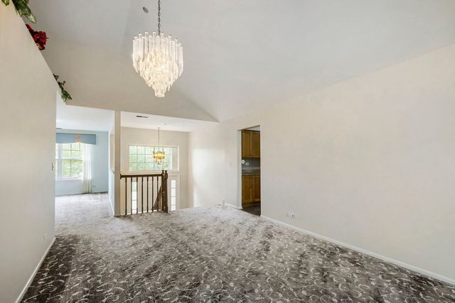 1619 Camberley Court 2, Bartlett, IL 60103