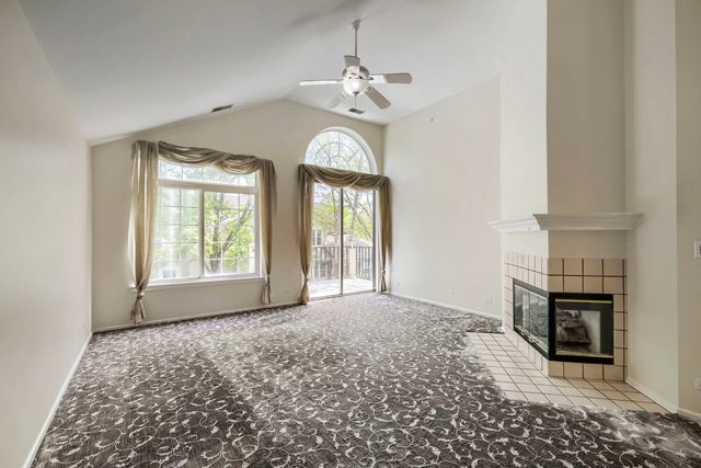 1619 Camberley Court 2, Bartlett, IL 60103