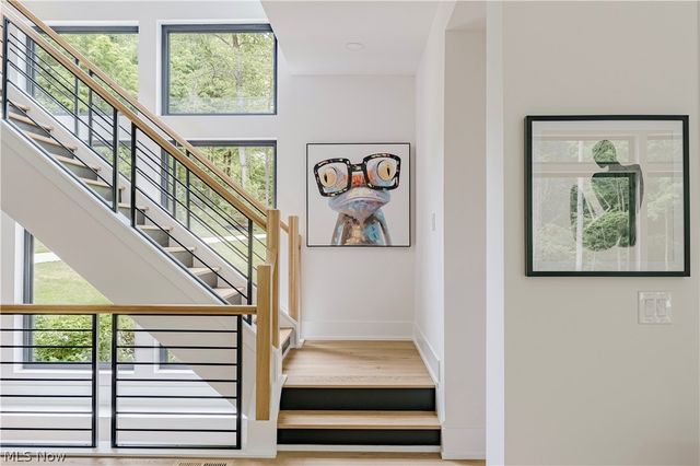 8070 Tulip Lane, Chagrin Falls, OH 44023
