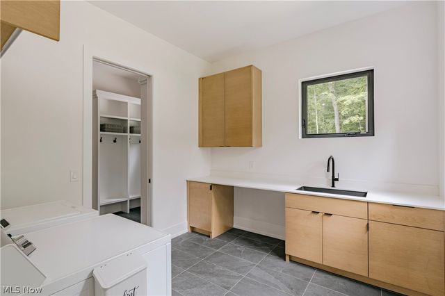 8070 Tulip Lane, Chagrin Falls, OH 44023