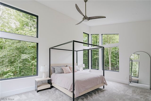 8070 Tulip Lane, Chagrin Falls, OH 44023