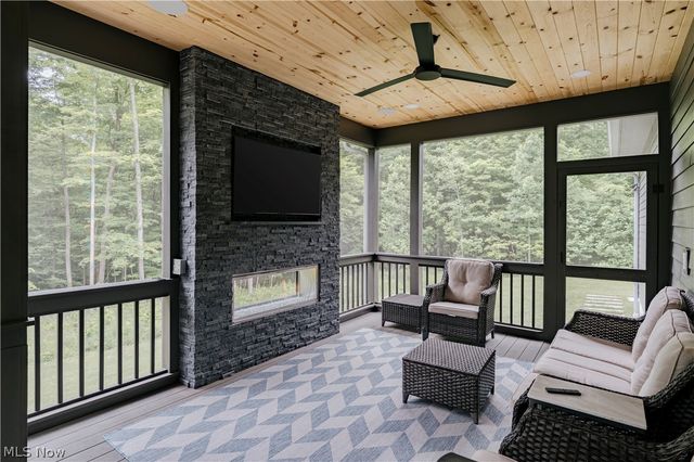 8070 Tulip Lane, Chagrin Falls, OH 44023
