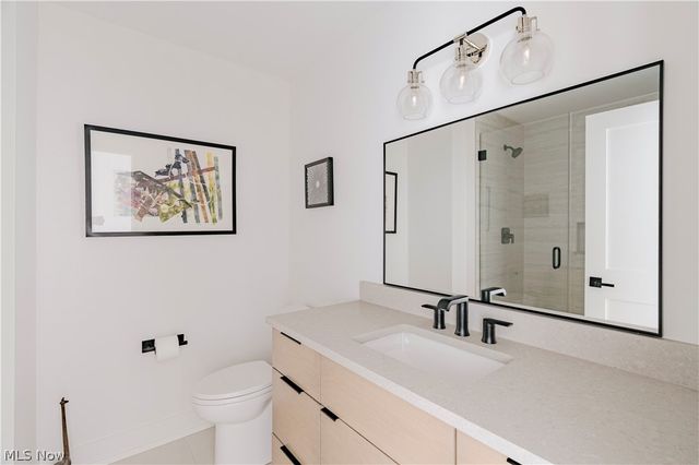 8070 Tulip Lane, Chagrin Falls, OH 44023