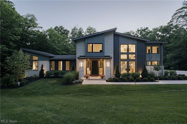8070 Tulip Lane, Chagrin Falls, OH 44023
