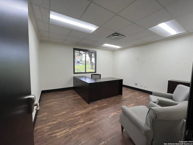5711 Northwest Parkway, San Antonio, TX 78249
