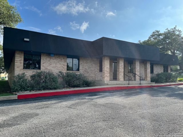 5711 Northwest Parkway, San Antonio, TX 78249