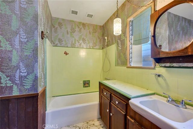 9326 Farm, Downey, CA 90241