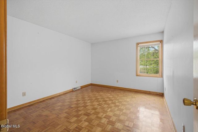 35 Walker Lane, Queensbury, NY 12804