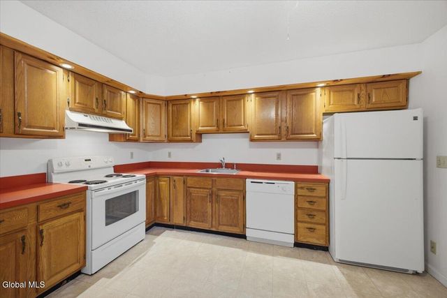 35 Walker Lane, Queensbury, NY 12804