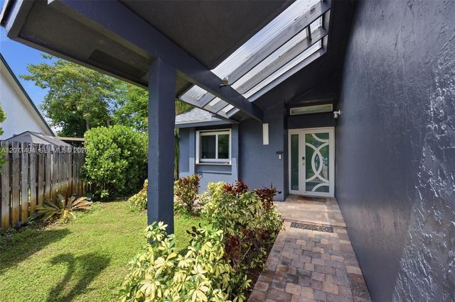 3913 NW 72nd Lane, Coral Springs, FL 33065