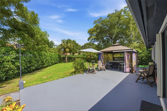 3913 NW 72nd Lane, Coral Springs, FL 33065