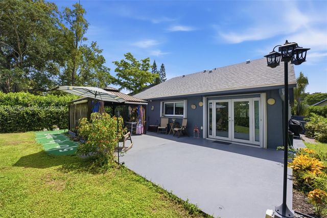 3913 NW 72nd Lane, Coral Springs, FL 33065