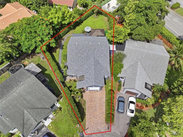 3913 NW 72nd Lane, Coral Springs, FL 33065