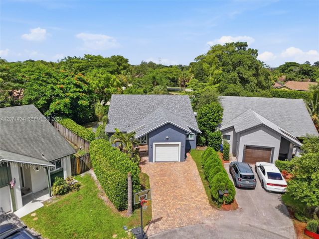 3913 NW 72nd Lane, Coral Springs, FL 33065