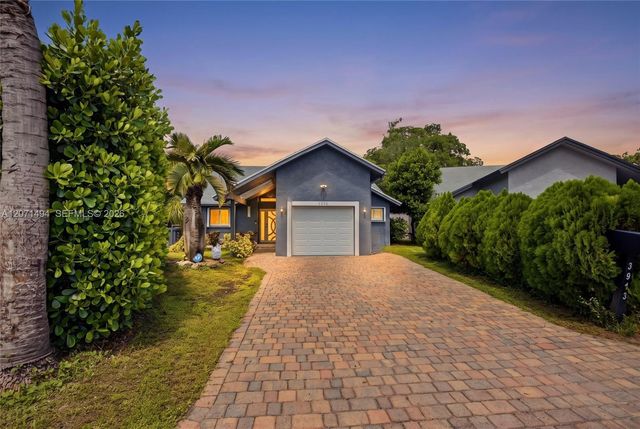 3913 NW 72nd Lane, Coral Springs, FL 33065