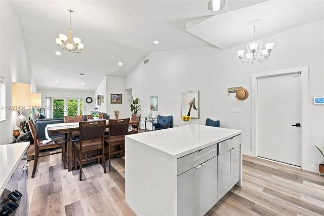 3913 NW 72nd Lane, Coral Springs, FL 33065