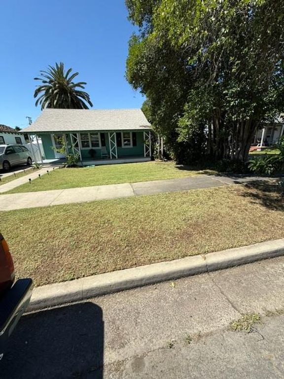 328 E 20th St, Merced, CA 95340
