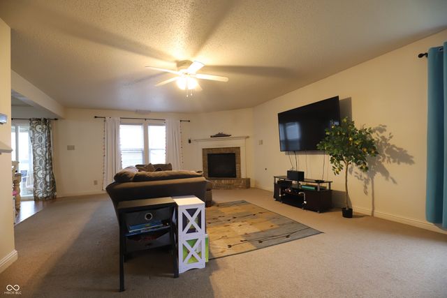 8240 Gathering Circle, Indianapolis, IN 46259