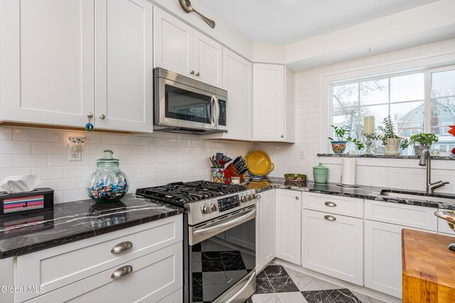 1497 Regent Street, Niskayuna, NY 12309