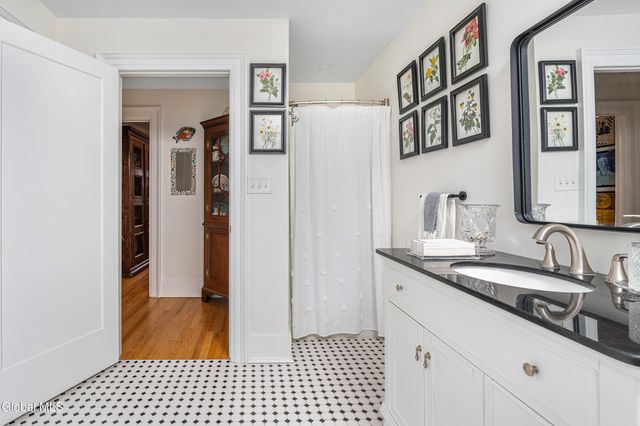 1497 Regent Street, Niskayuna, NY 12309