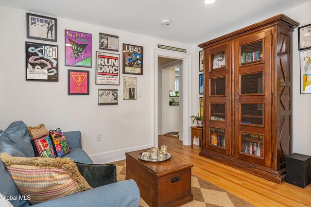 1497 Regent Street, Niskayuna, NY 12309