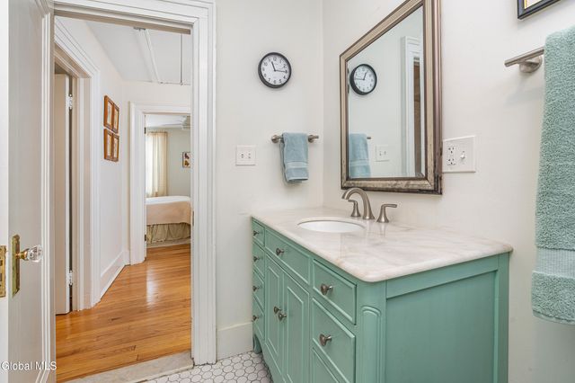 1497 Regent Street, Niskayuna, NY 12309