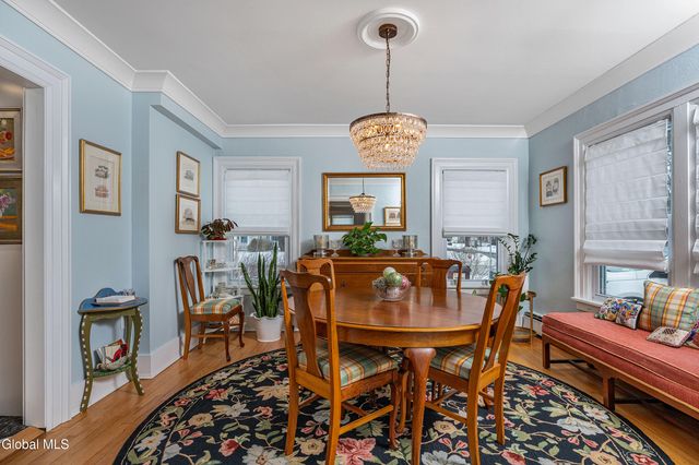 1497 Regent Street, Niskayuna, NY 12309