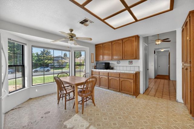1703 Moraga Way, Roseville, CA 95661