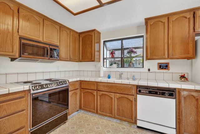 1703 Moraga Way, Roseville, CA 95661