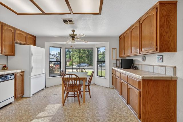 1703 Moraga Way, Roseville, CA 95661