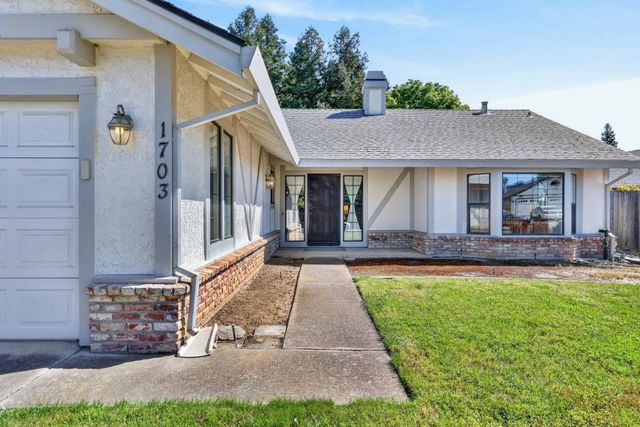 1703 Moraga Way, Roseville, CA 95661