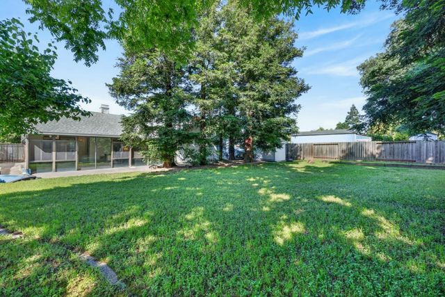 1703 Moraga Way, Roseville, CA 95661