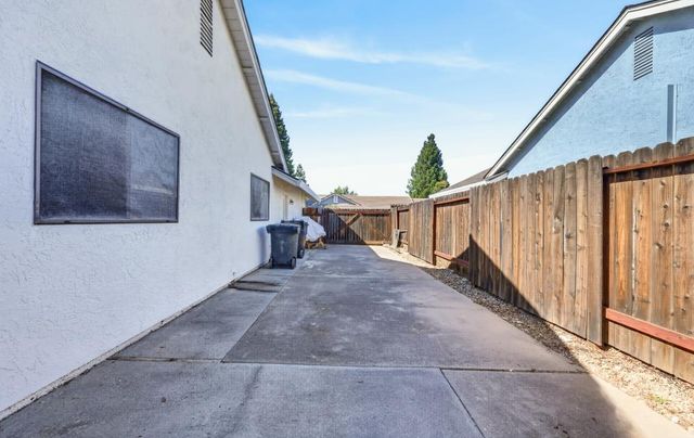 1703 Moraga Way, Roseville, CA 95661