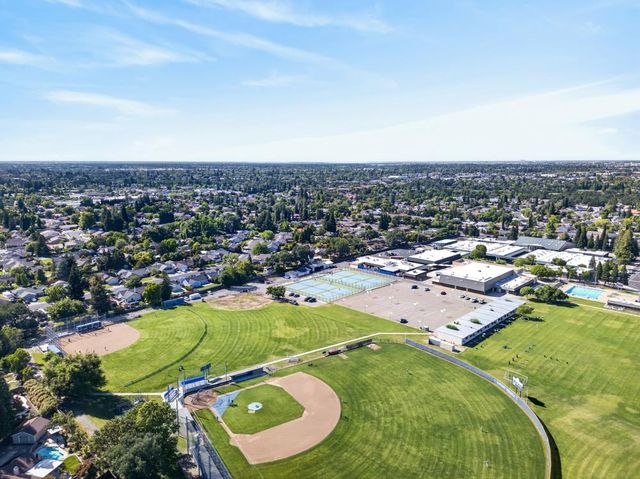 1703 Moraga Way, Roseville, CA 95661