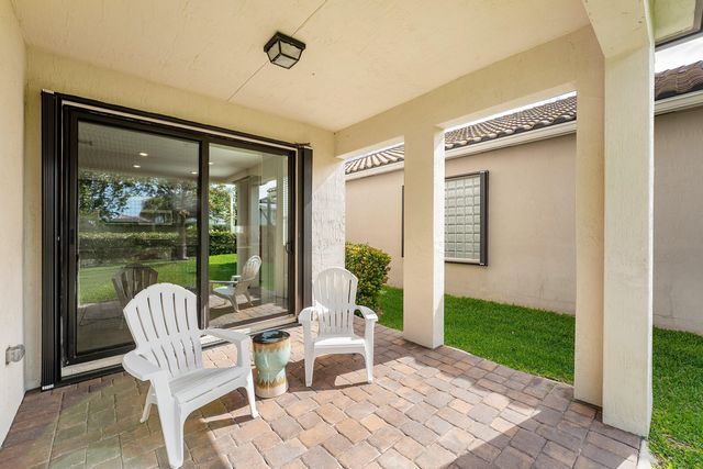 8910 Sea Chase Drive, Lake Worth, FL 33467