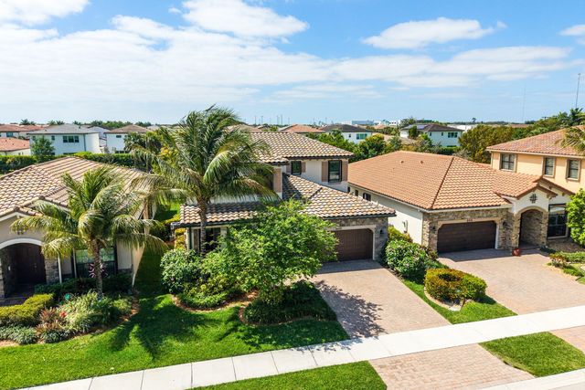 8910 Sea Chase Drive, Lake Worth, FL 33467