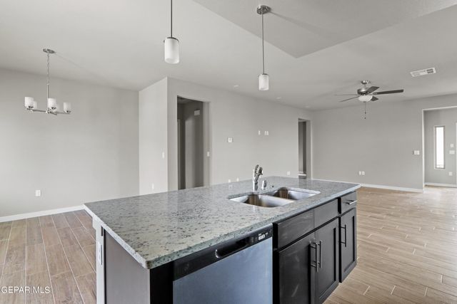 348 San Jose, Socorro, TX 79927